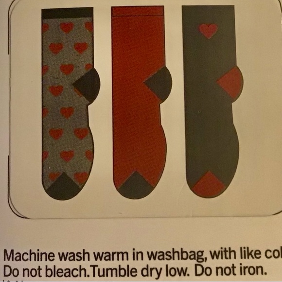 🩷🩷 Heart Print MeMoi’ Women’s crew socks 3 pairs - Picture 3 of 3